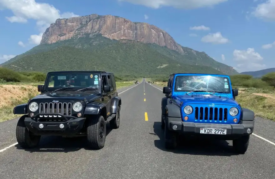 Jeep Wrangler Rubicon Hire Kenya Blue Black